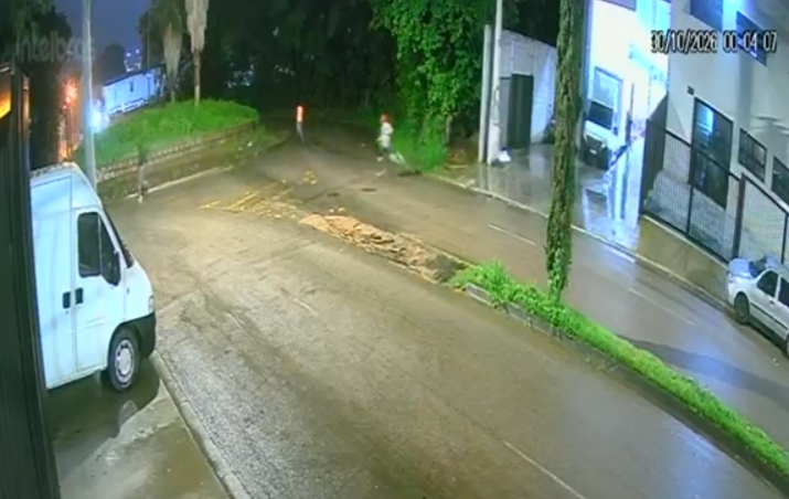  Quadrilha causa tiroteio durante tentativa de roubo a empresa
